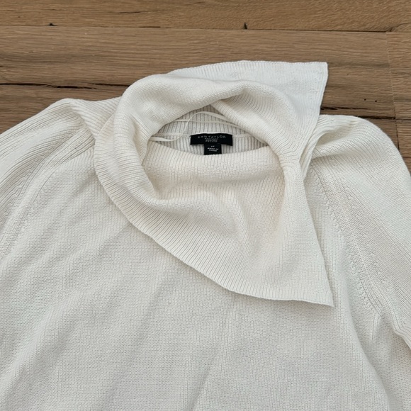 Ann Taylor Petite Small sweater - Picture 2 of 2
